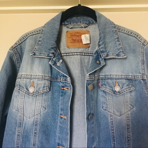 Levi's Jackets & Blazers - Levi Strauss vintage denim jacket LG